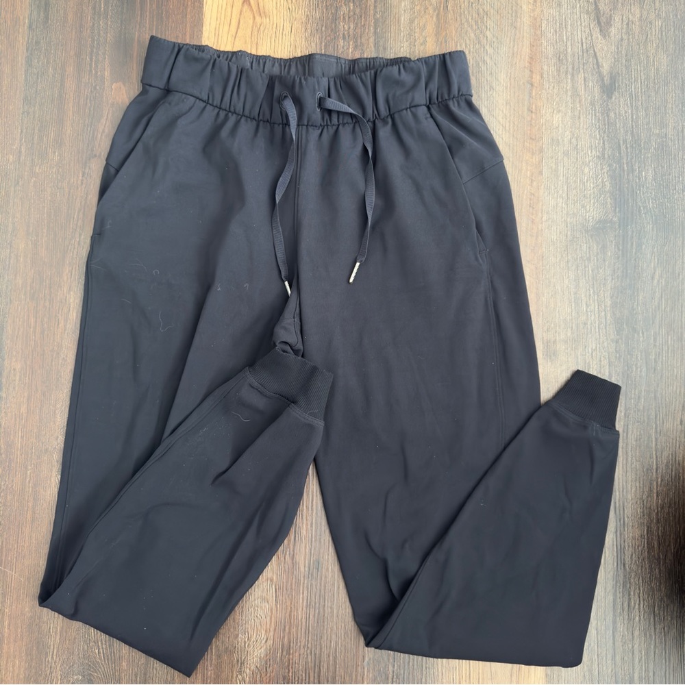 Lululemon wunder under Joggers